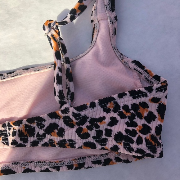 Cheetah Swimsuit Top, new with tag. - Picture 5 of 6